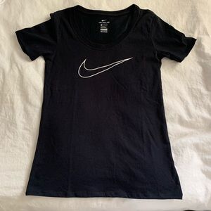 Nike Women’s Training t shirt